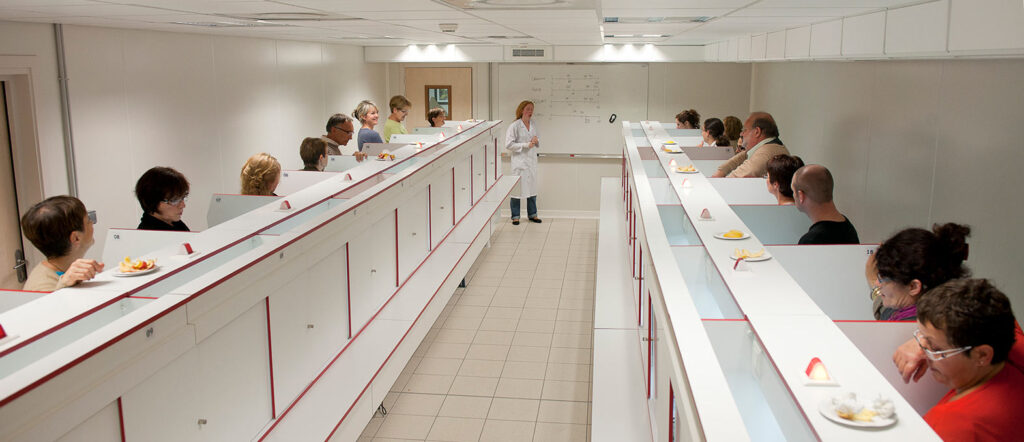 photo laboratoire d'analyses sensorielles