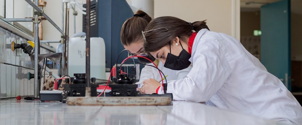 Etudiante laboratoire