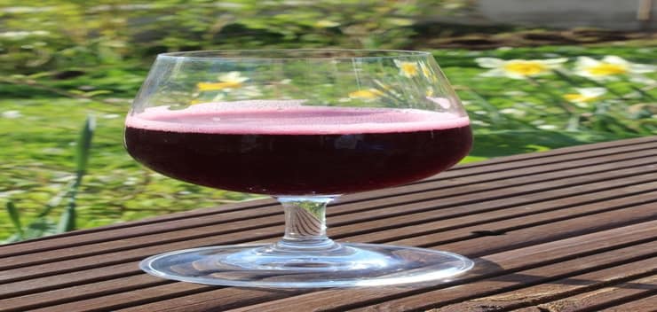 verre de vin rouge mousseux