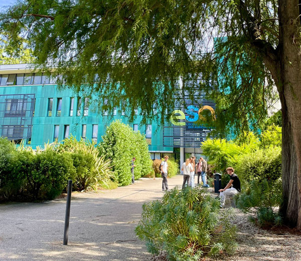 étudiants rentrée esa