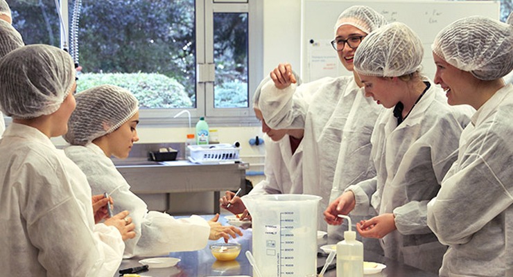 étudiants agroalimentaire en pleine expérience